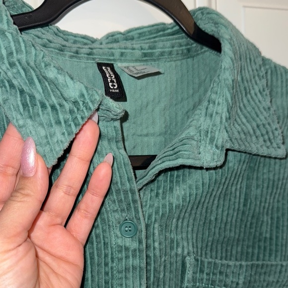 Dividend-Green Corduroy Button-Up Shirt size Medium - Picture 9 of 15